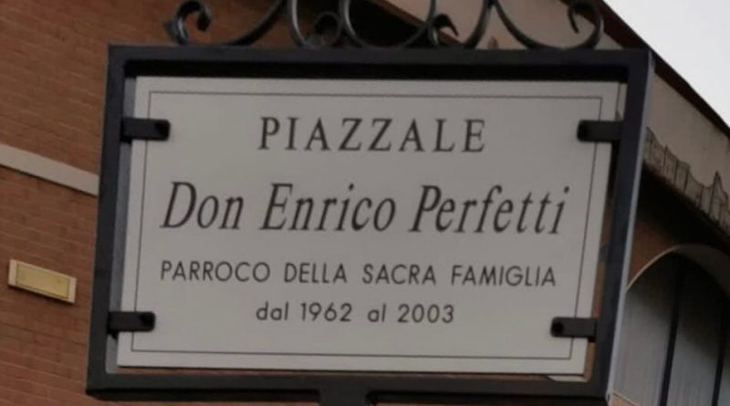 piazzale don Enrico Perfetti - la targa