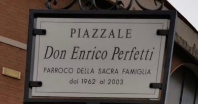 piazzale don Enrico Perfetti - la targa